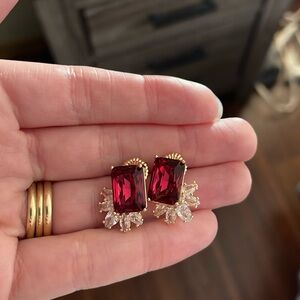 Cezanne NWOT earrings